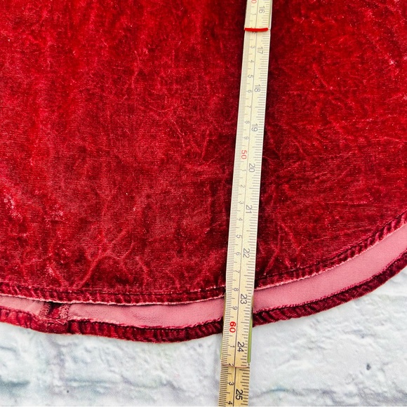 Madewell Velvet Burgundy Size Large Velvet Velour Top Tulip Hem Short Sleeve - Picture 7 of 8